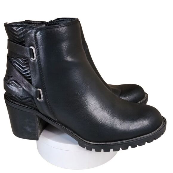 Baretraps- Women’s Hensley Black Vegan Faux Leather Bootie Ankle Boots, 6.5 - Picture 3 of 13